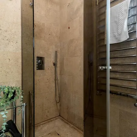 Apartment Joivy Elegant Studio For 2 Near Duomo Di